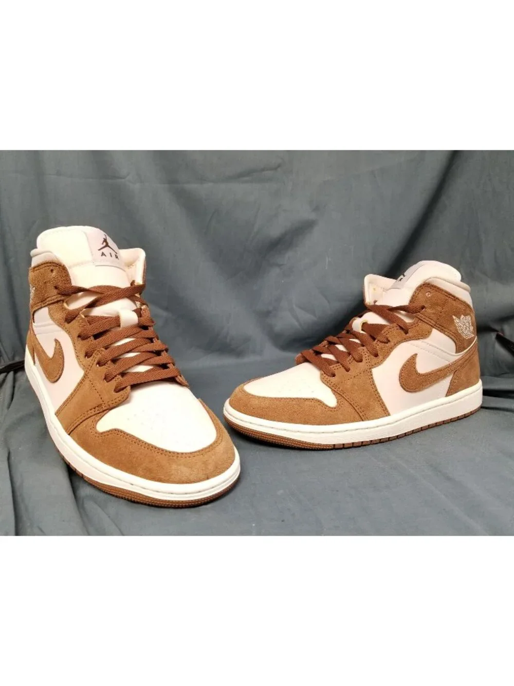 Jordan 1 Mid 'Light British Tan Chalk' BQ6472 203 Womens Size 9 NEW NO BOX!